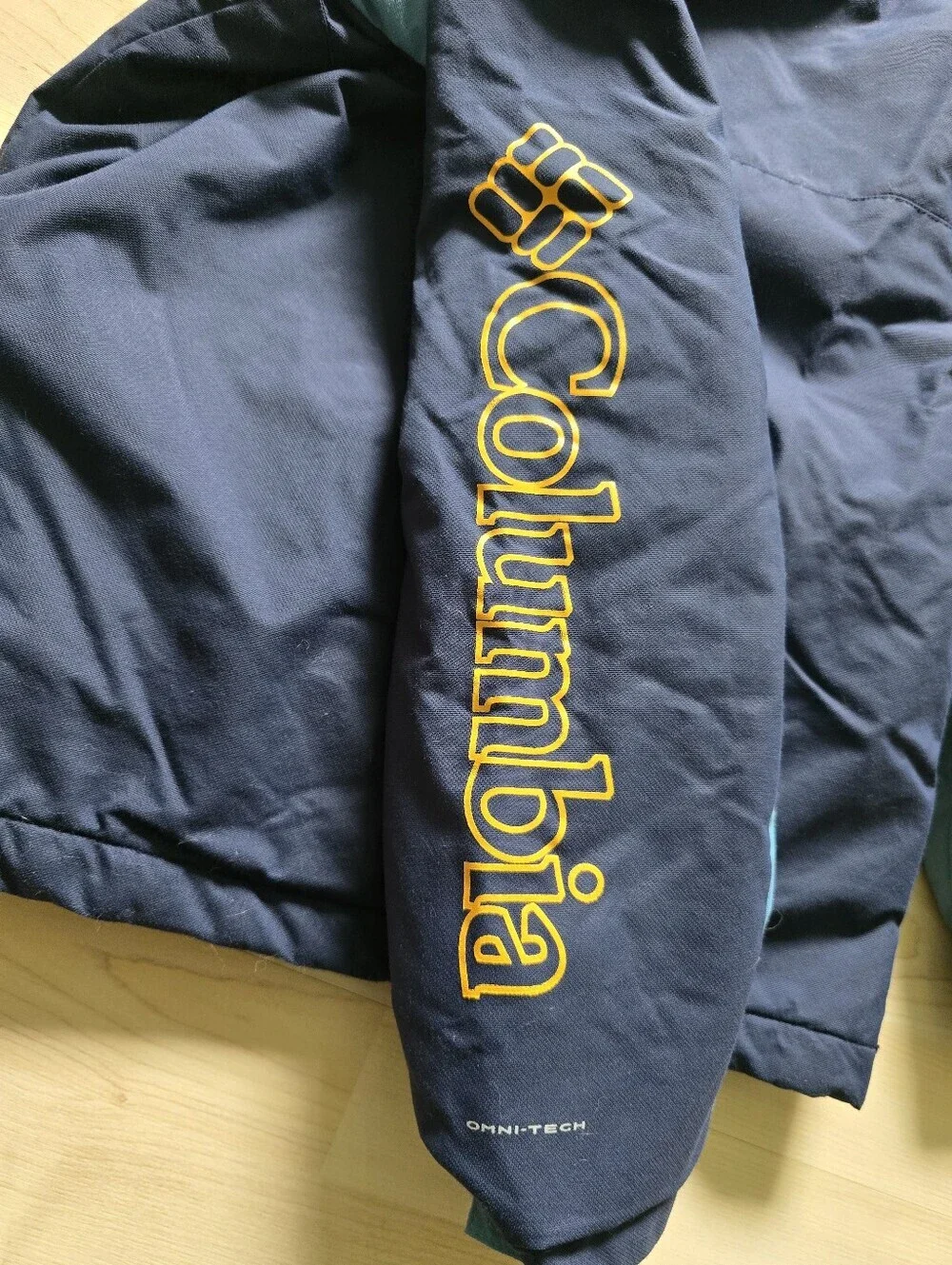 Columbia Valley Runner Jacket Size Medium (10/12)